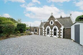 The Gate Lodge - Modern and Period Combined