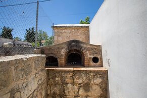 Droushia Corner House