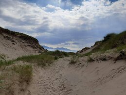 Shepherds Hut With hot tub on Anglesey North Wales