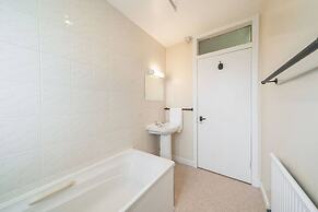 Clubhouse Cottage - Stylish 2 bed pet Friendly