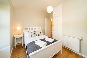 Riverview - Overlooks The Tay