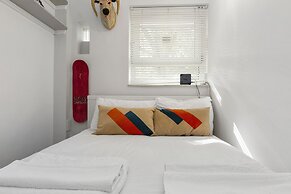 Stylish 1BR Next to Tower Bridge