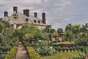 Alium Cottage Gileston Manor
