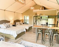 17 Son's Rio Cibolo - Birdhouse Cabin