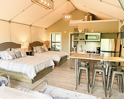 19 Son's Rio Cibolo - Birdhouse Cabin