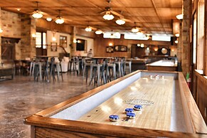 19 Son's Rio Cibolo - Birdhouse Cabin