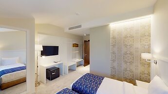Epigraph town hotel