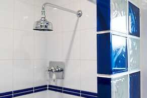 Thatched Cottage - hot tub BBQ and Pool Table