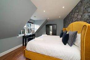 Thatched Cottage - hot tub BBQ and Pool Table