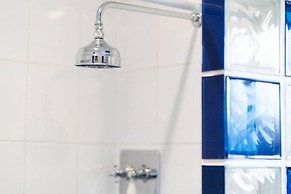 Thatched Cottage - hot tub BBQ and Pool Table