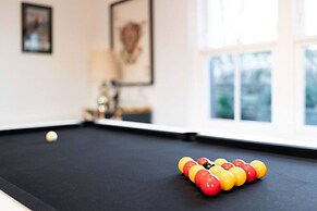 Thatched Cottage - hot tub BBQ and Pool Table