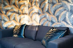 Thatched Cottage - hot tub BBQ and Pool Table