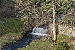 Thatched Cottage - hot tub BBQ and Pool Table