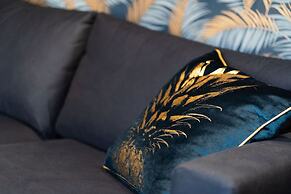 Thatched Cottage - hot tub BBQ and Pool Table