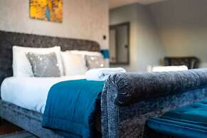 Thatched Cottage - hot tub BBQ and Pool Table