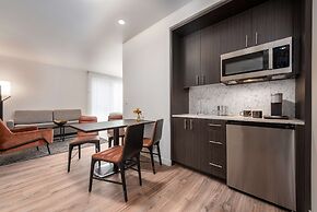 Holman Riverfront Park Hotel Salem, Tapestry by Hilton