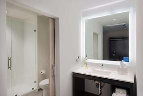 Holman Riverfront Park Hotel Salem, Tapestry by Hilton