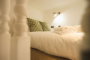 Castle Beach - Spectacular Victorian Villa