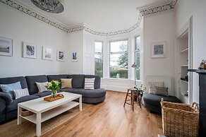 Castle Beach - Spectacular Victorian Villa