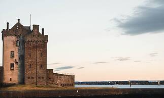 Castle Beach - Spectacular Victorian Villa