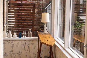 Castle Beach - Spectacular Victorian Villa