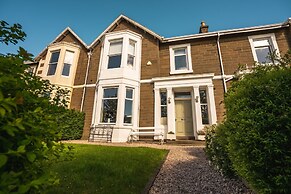 Castle Beach - Spectacular Victorian Villa