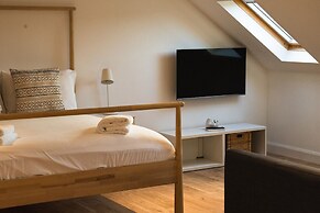 Castle Beach - Spectacular Victorian Villa