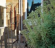 Castle Beach - Spectacular Victorian Villa