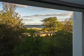 Castle Beach - Spectacular Victorian Villa