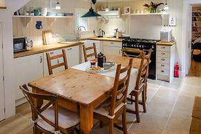 Kirk Wynd Cottage - Traditionally Charming