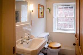 Kirk Wynd Cottage - Traditionally Charming