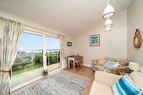 Ferry View Cottage - Private Balcony