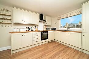 Ferry View Cottage - Private Balcony