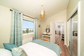 Ferry View Cottage - Private Balcony