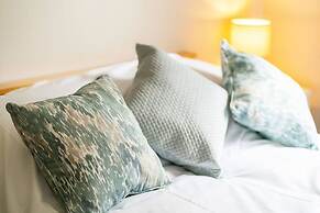 Ferry View Cottage - Private Balcony