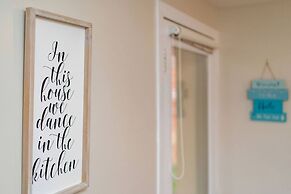 Ferry View Cottage - Private Balcony