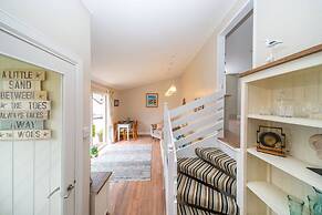 Ferry View Cottage - Private Balcony