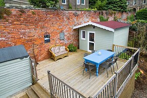 Ferry View Cottage - Private Balcony