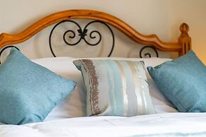 Ferry View Cottage - Private Balcony