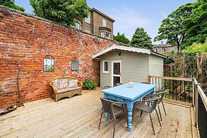 Ferry View Cottage - Private Balcony