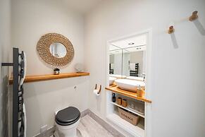 Cordis Apartment - A Trendsetter s Residence