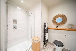 Cordis Apartment - A Trendsetter s Residence