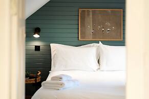 Regal Residence - Metropolitan Luxury