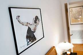 Regal Residence - Metropolitan Luxury