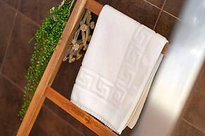 Regal Residence - Metropolitan Luxury