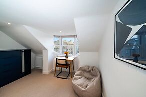 Regal Residence - Metropolitan Luxury