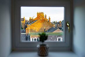 Regal Residence - Metropolitan Luxury