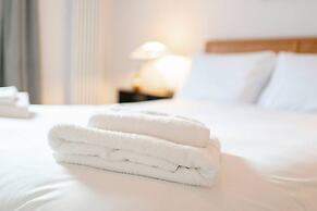 Regal Residence - Metropolitan Luxury