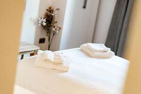 Regal Residence - Metropolitan Luxury