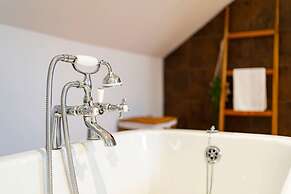 Regal Residence - Metropolitan Luxury